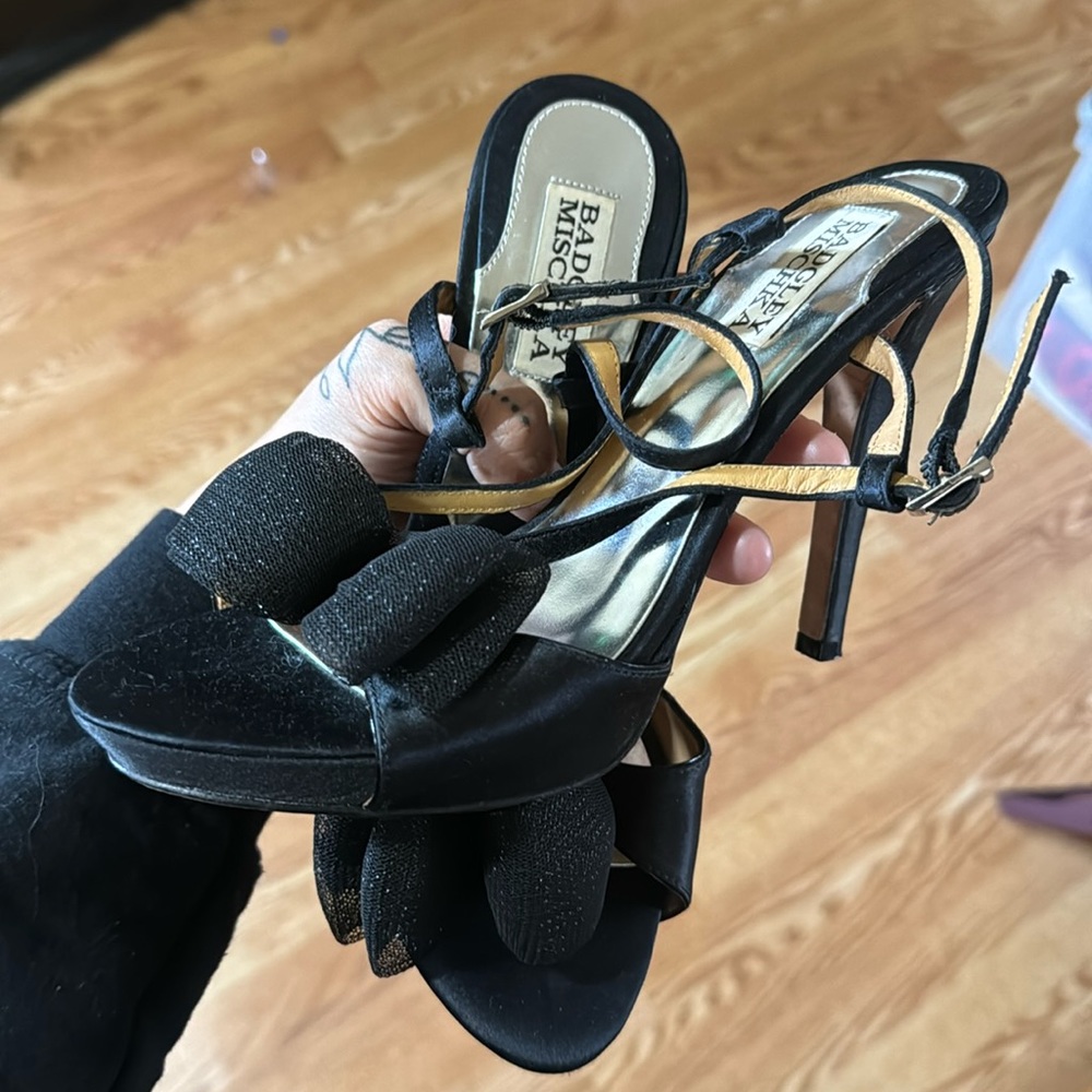Badgley mischka size 8 black heels